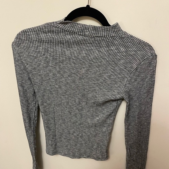 Grey Garage mock-neck long sleeve, rayon + polyester - Picture 2 of 2